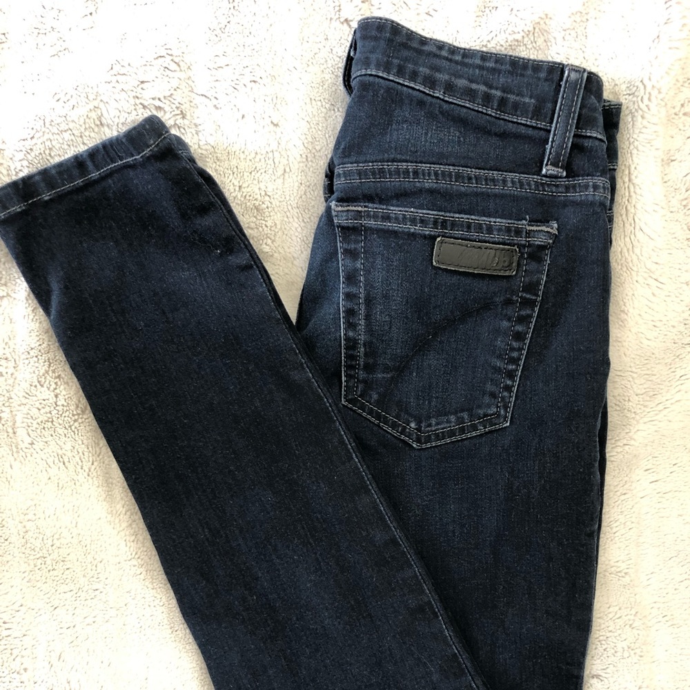 Joe’s Jeans petite skinny jean. Size 24